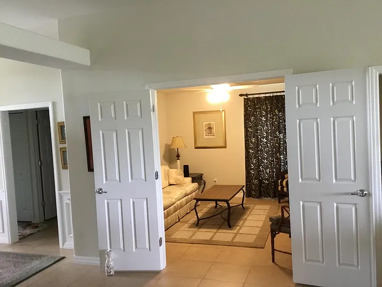 Den/guest bedroom