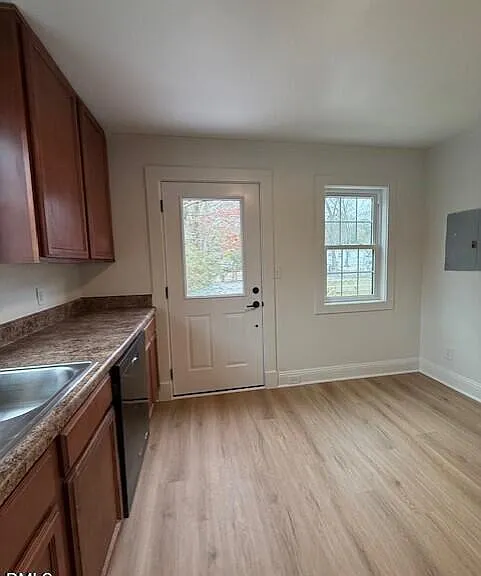 103 Broughton St — Photo 7