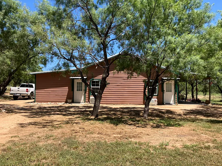 172 W Flag Creek Ranch Rd #A — Photo 1