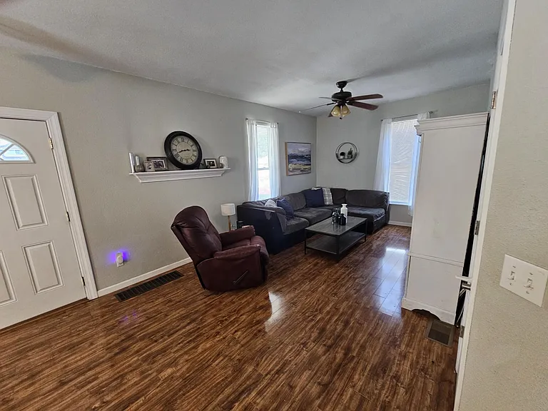 730 Maple St — Photo 7