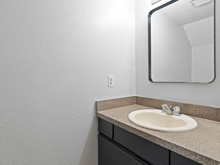 1815 River Crossing Cir #D — Photo 10