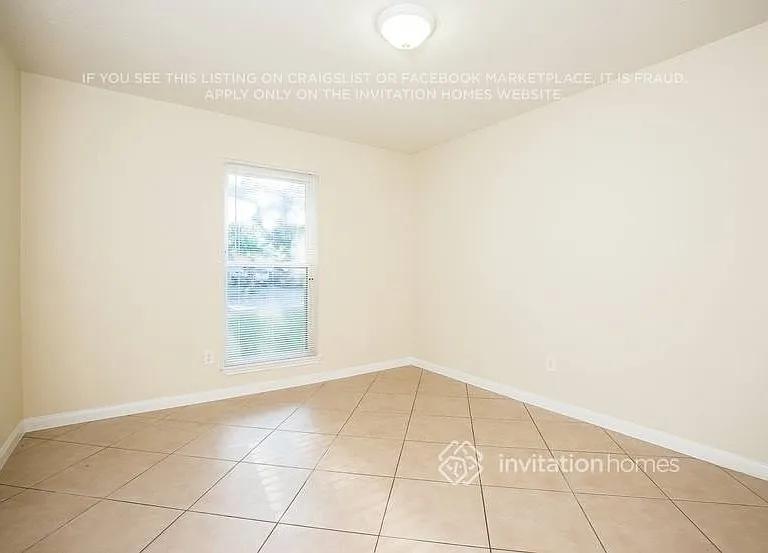 7805 Robinglen Ave — Photo 8