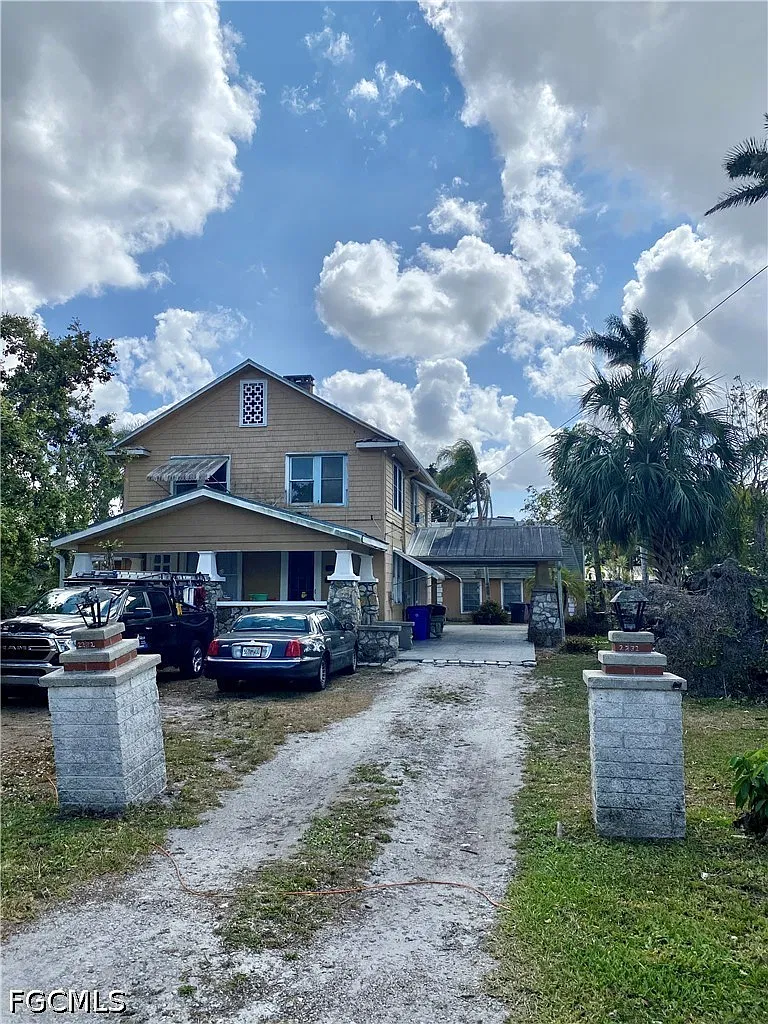 1 bed, 1.0 bath, 800 sqft, $900 — Photo 2