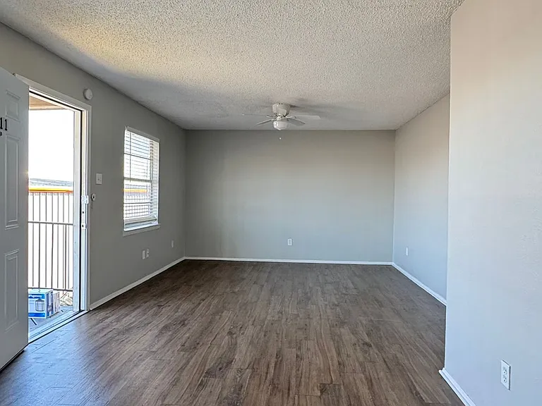 Mesa Park II (Bella Capri) — Photo 12