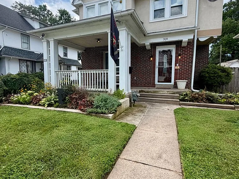 318 Lincoln Ave — Photo 3