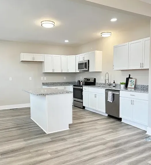 1812 Wilson Ave — Photo 2