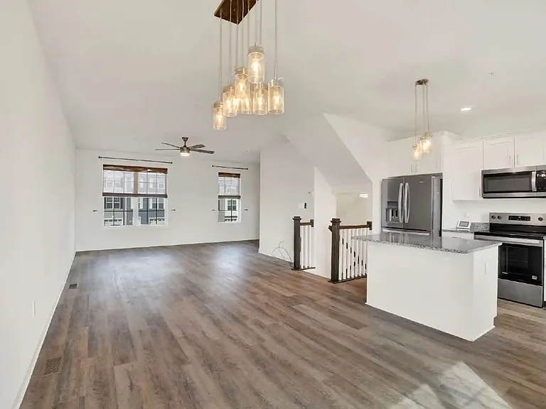 345 Avon Dr — Photo 6