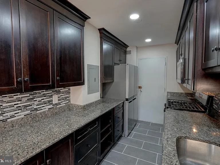 1900 Lyttonsville Rd #211 — Photo 13