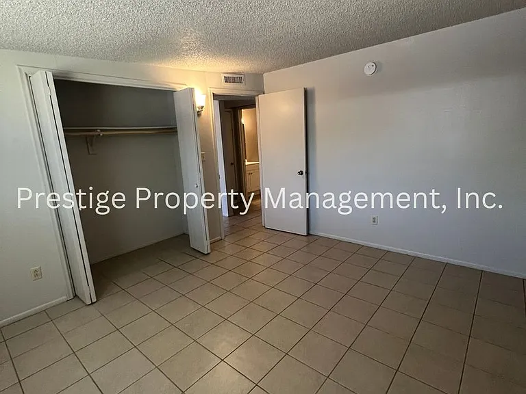 2302-2312 N Ralph Ave — Photo 22