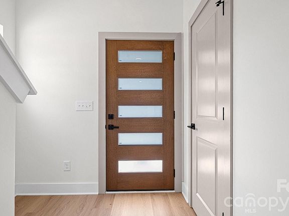 3rd image of 604 Legrand St