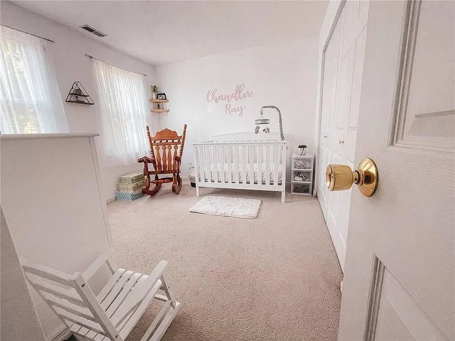 3 bed, 3.0 bath, 2032 sqft, $1,995 — Photo 3