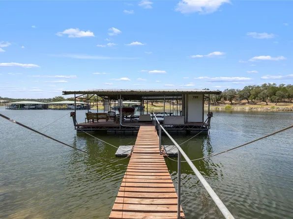 1131 Edgewater Dr, Spicewood, TX 78669