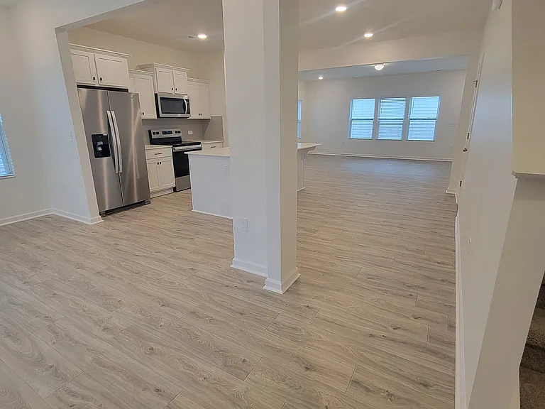 102 E Franklin St — Photo 6