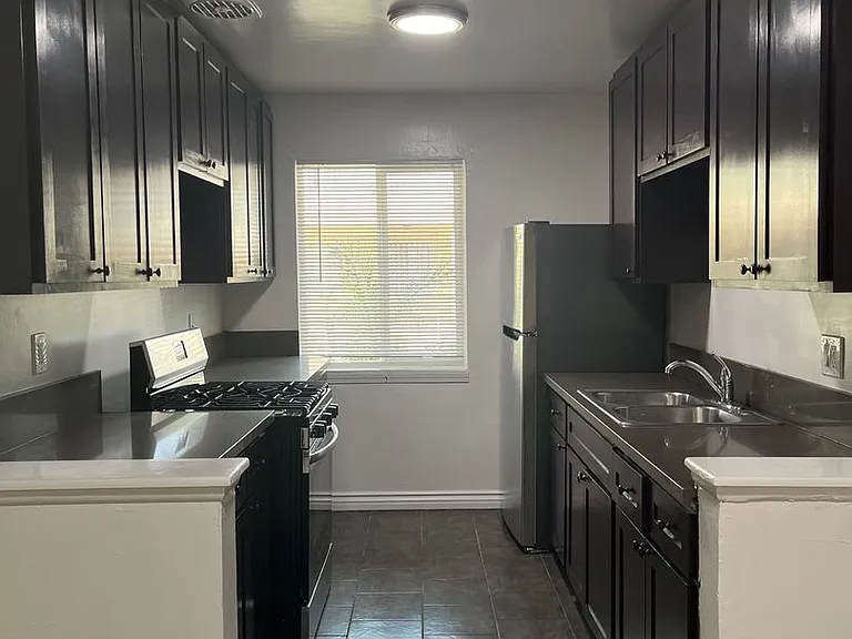 3904 Gibraltar Ave — Photo 4