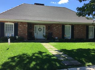 5037 Bissonet Dr, Metairie, LA 70003