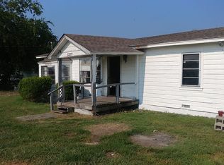 22295 Kiowa Rd, Justin, TX 76247