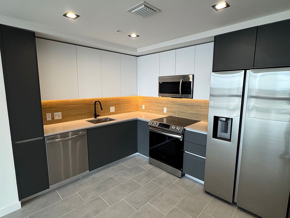 Full Size Kitchen