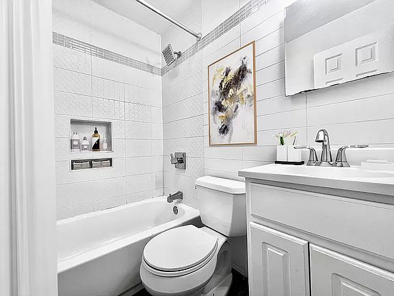 4th image of 953 Columbus Ave #1NN