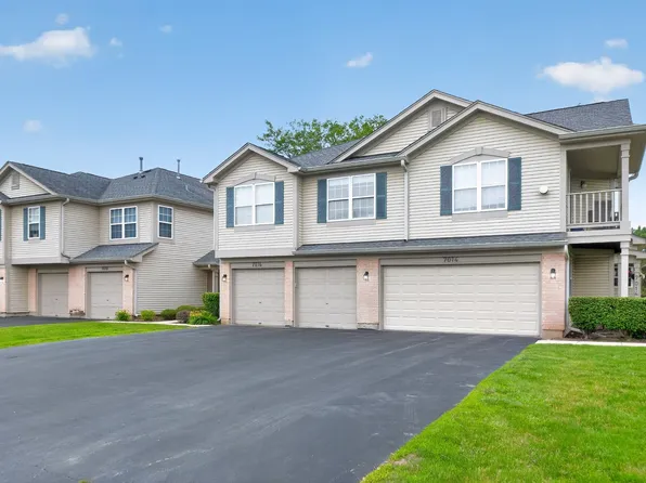 7016 S Stratton Ln, Gurnee, IL 60031