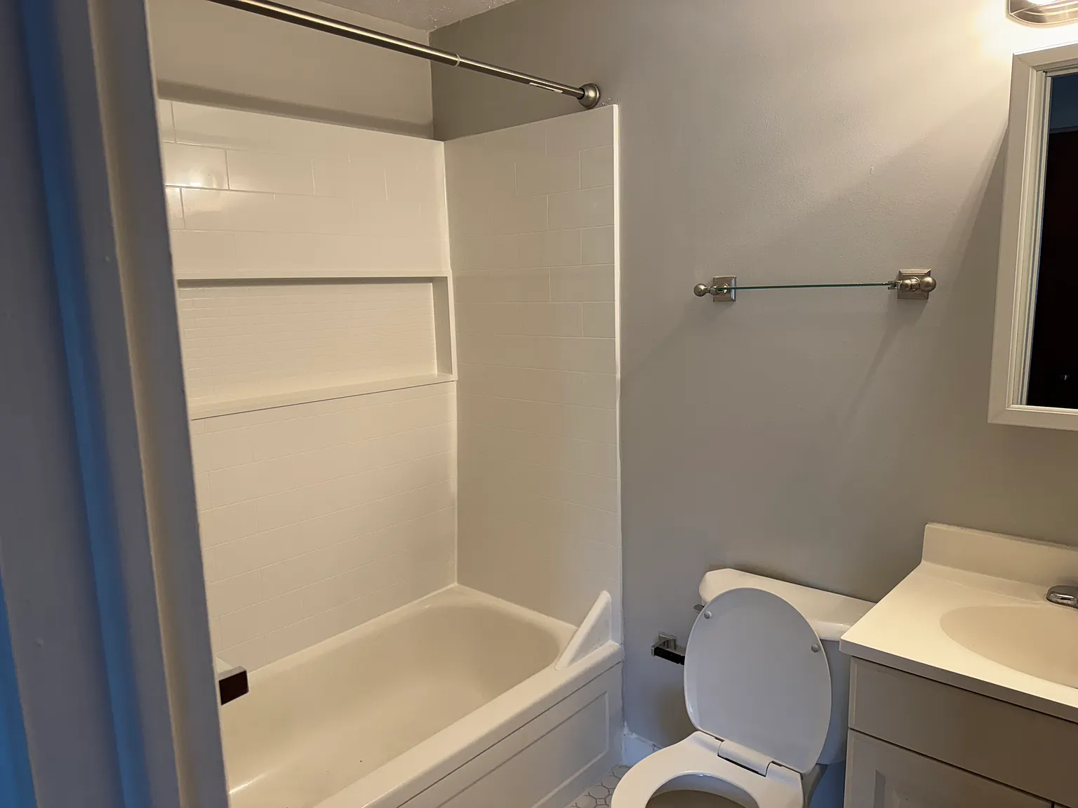 2 bed, 800 sqft, $900 — Photo 2