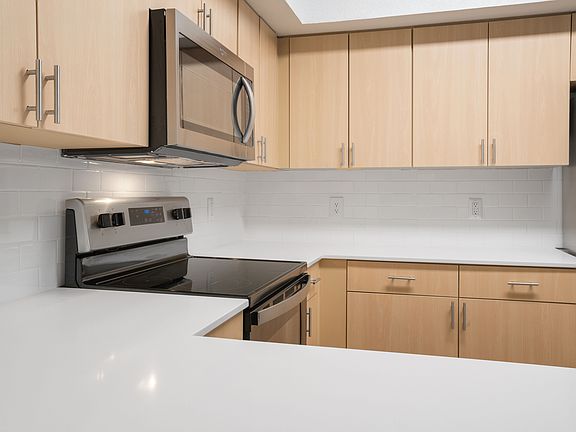 5th image of 500 Jordan Stuart Cir #2-103
