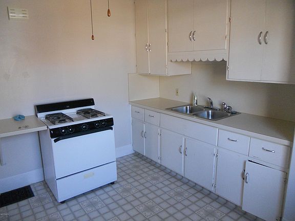 5th image of 1725 Coit Ave NE