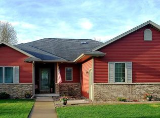 518 L Hauser Rd, Onalaska, WI 54650