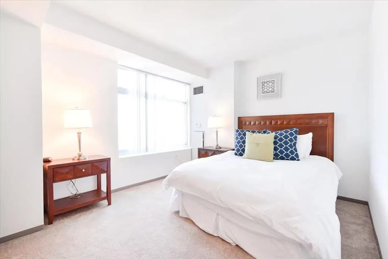 2 bed, 2.0 bath, 1054 sqft, $11,526 — Photo 3