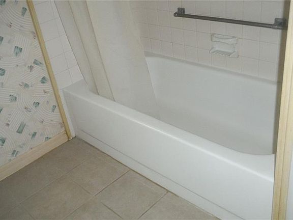 5th image of 144 Beechwood Dr #55