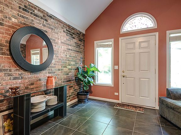 4th image of 711 Price Ln