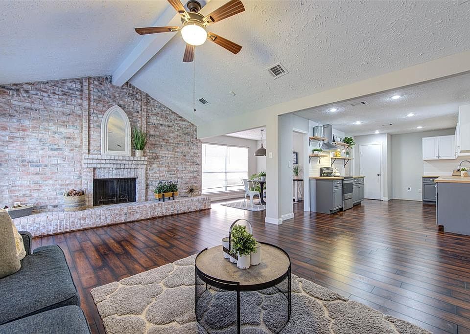 1st image of 218 Gentilly Dr