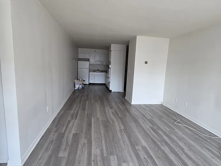 445 Broad Ave #2C — Photo 3
