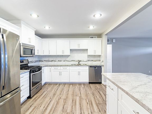 5th image of 3432 N 21st Dr