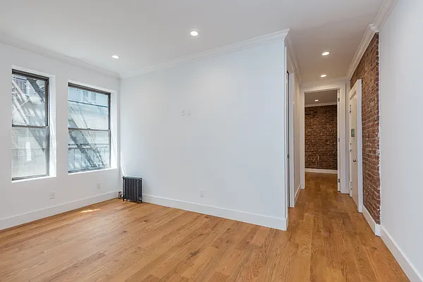 Rented by Nooklyn NYC LLC | media 54