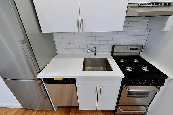 Rented by Aether Property Group | media 22