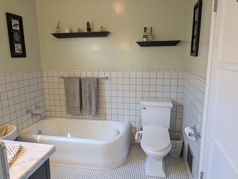 8339 Holy Cross Pl — Photo 28