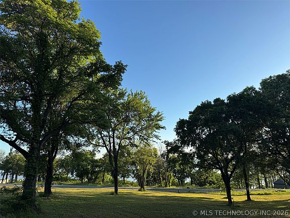 4th image of 210 Patriot Pointe Rd