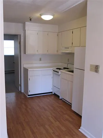 328 College St — Photo 12