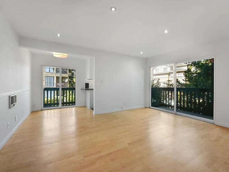480 E Okeefe St #202 — Photo 8