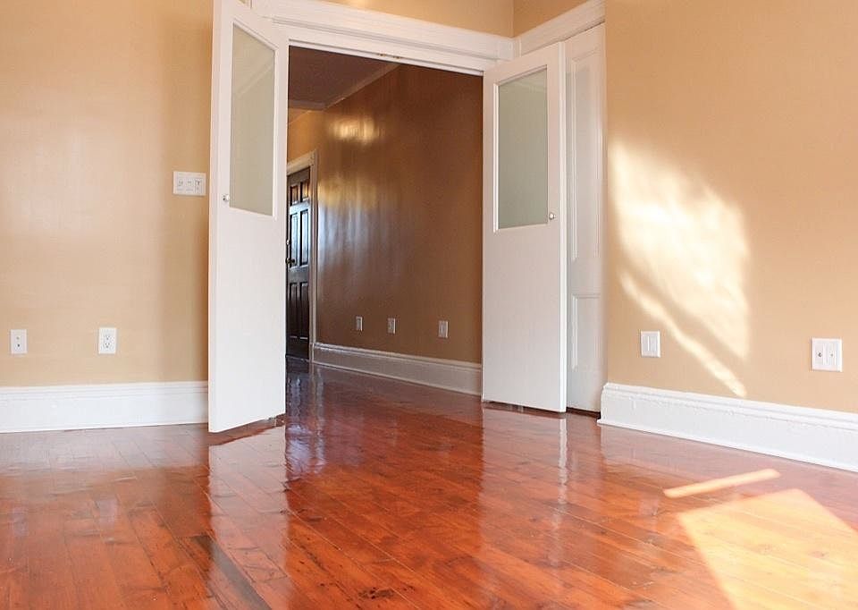 1st image of 658 6th Ave APT 1