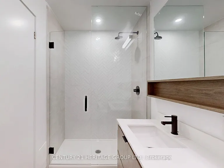 8888 Yonge St #708 — Photo 23