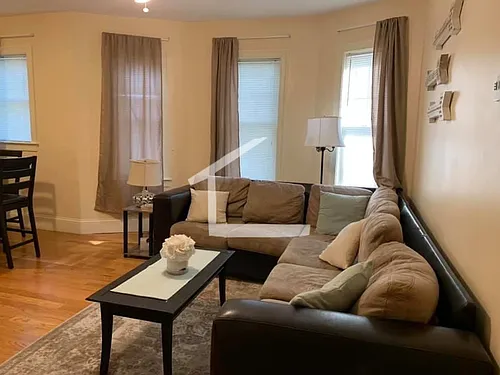 74 Brooks St #1 Photo 1