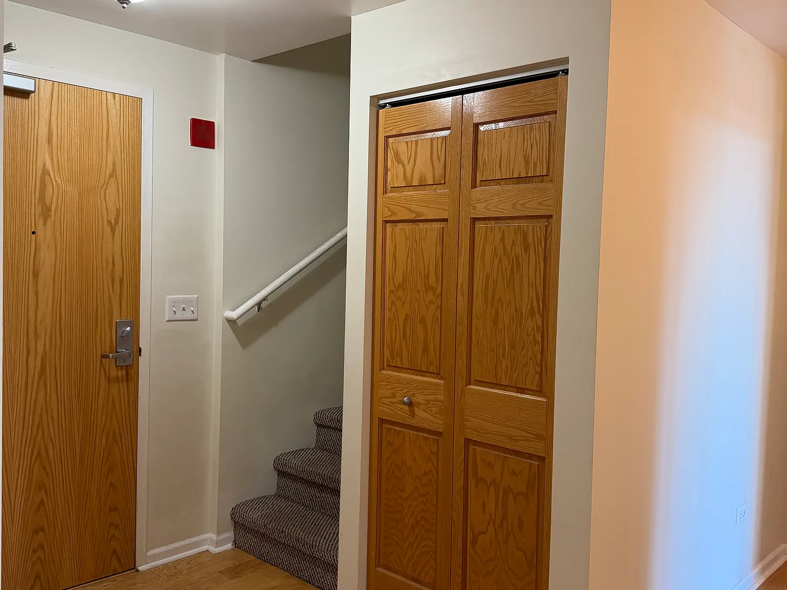 2 bed, 2.5 bath, 1400 sqft, $3,500 — Photo 2