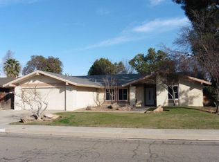 155 Laverne Ave, Clovis, CA 93611