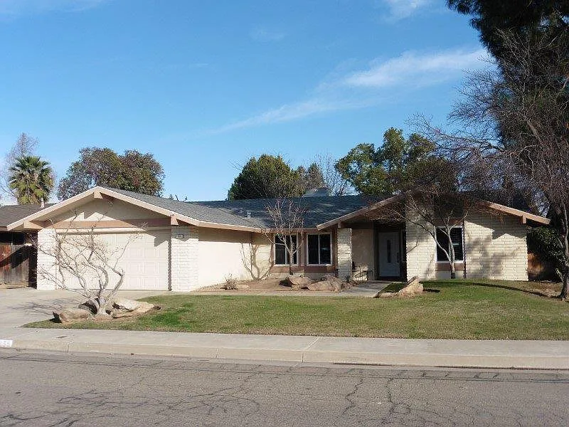 155 Laverne Ave photo 1