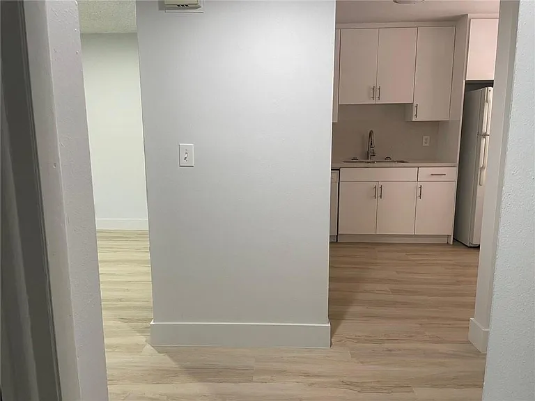 235 Lakeview Dr #102 — Photo 14