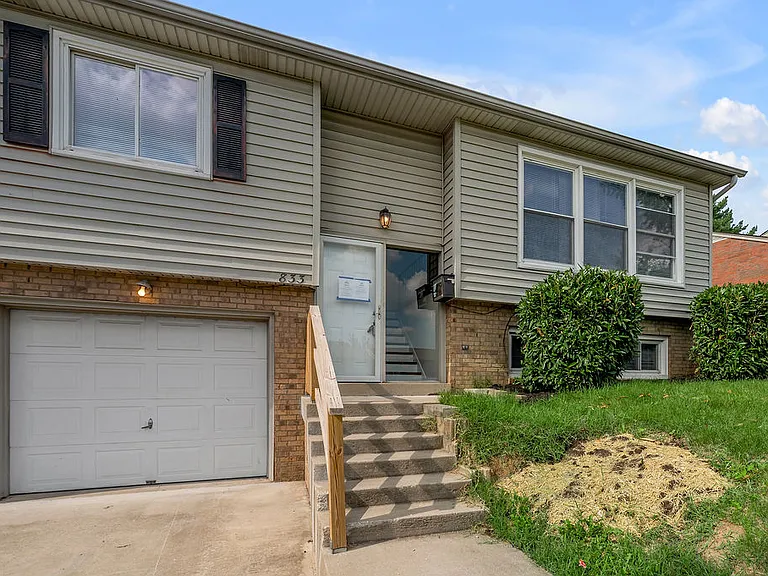 833 Malabu Dr — Photo 1