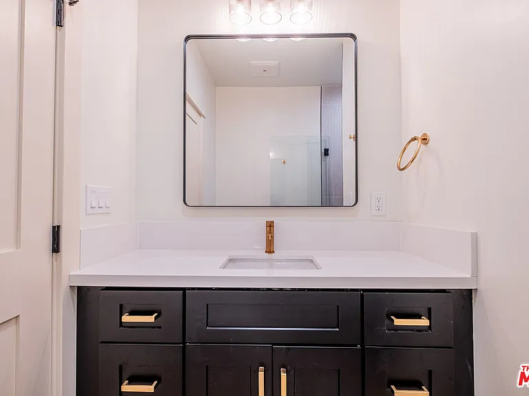 216 N Catalina Ave #216B — Photo 18