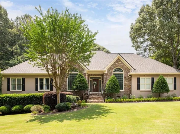 1540 Winding Creek Cir, Snellville, GA 30078