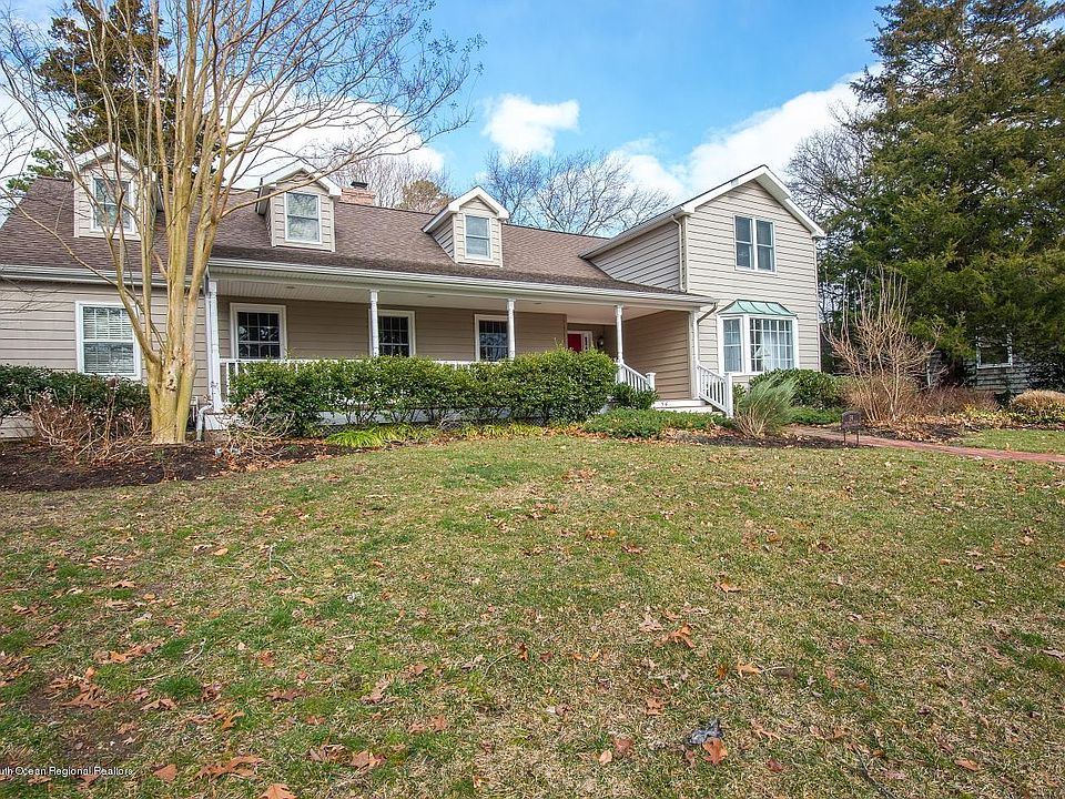 1st image of 54 Cranmoor Dr